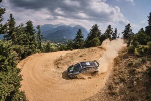 Oliver Solberg sulla Toyota Yaris Rally 1 in Estonia